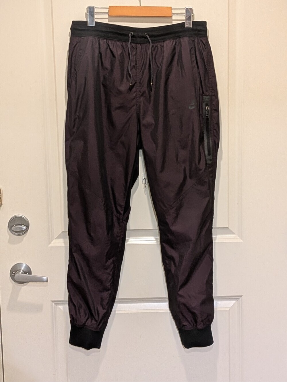 EUC Nike M T2 Woven Tech Purple Winsbe Joggers